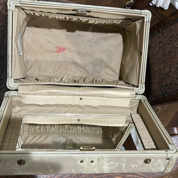 Vintage Samsonite train case carry-on cosmetics case. - Picture 12 of 15